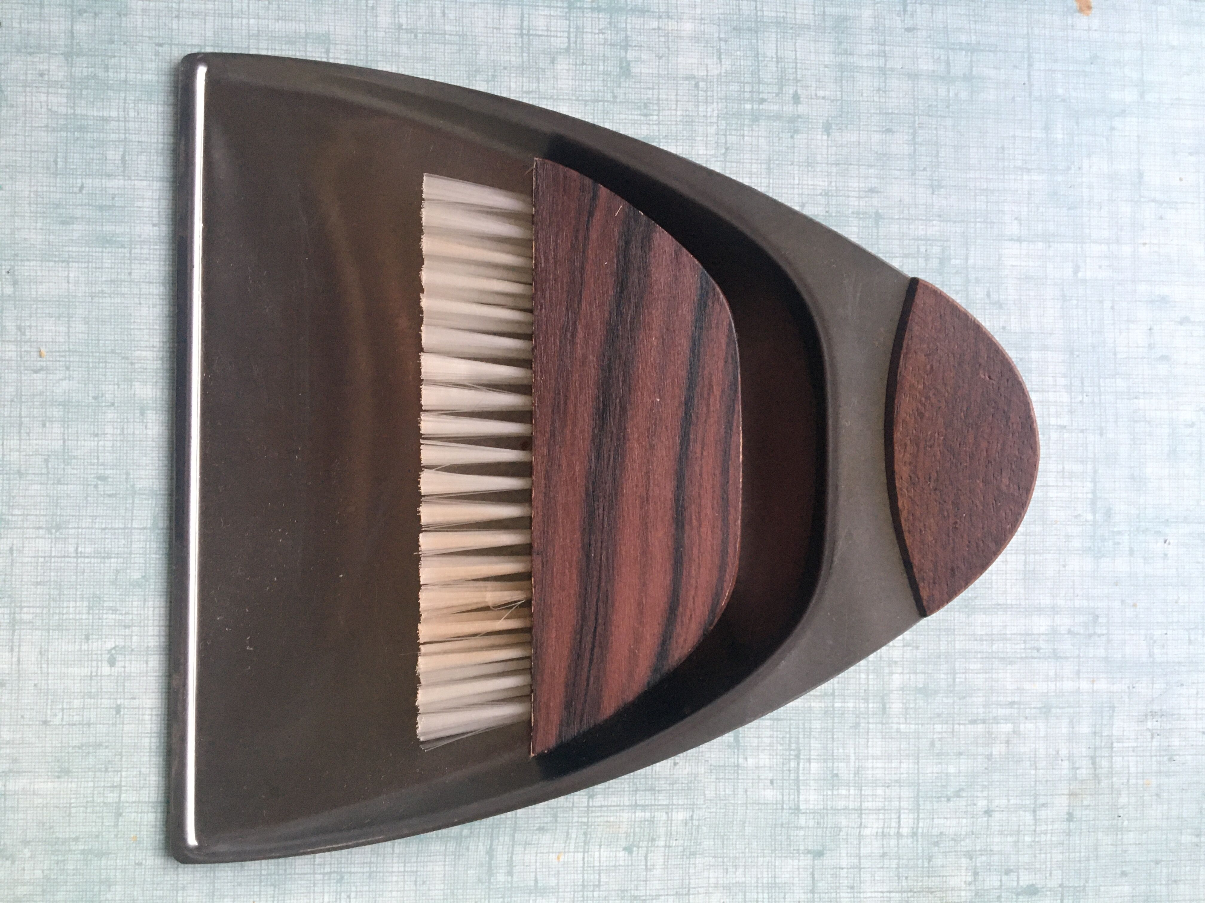 Rosewood crumb collection