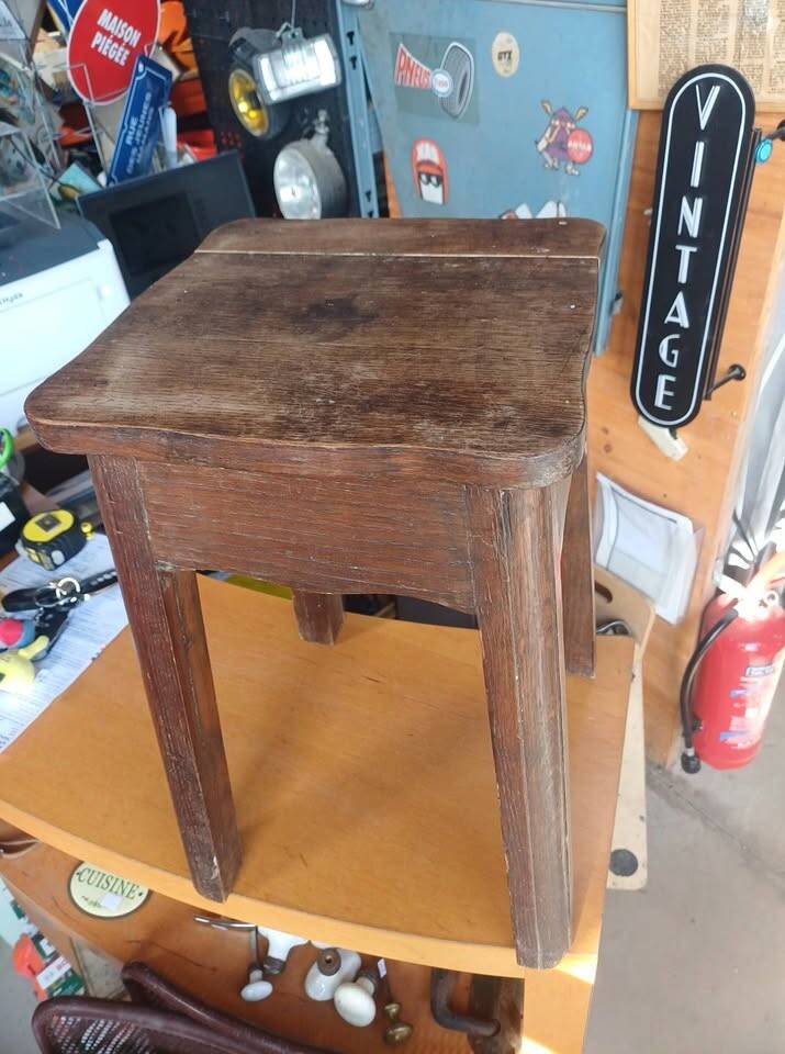 Vintage solid wood stool – Country Style