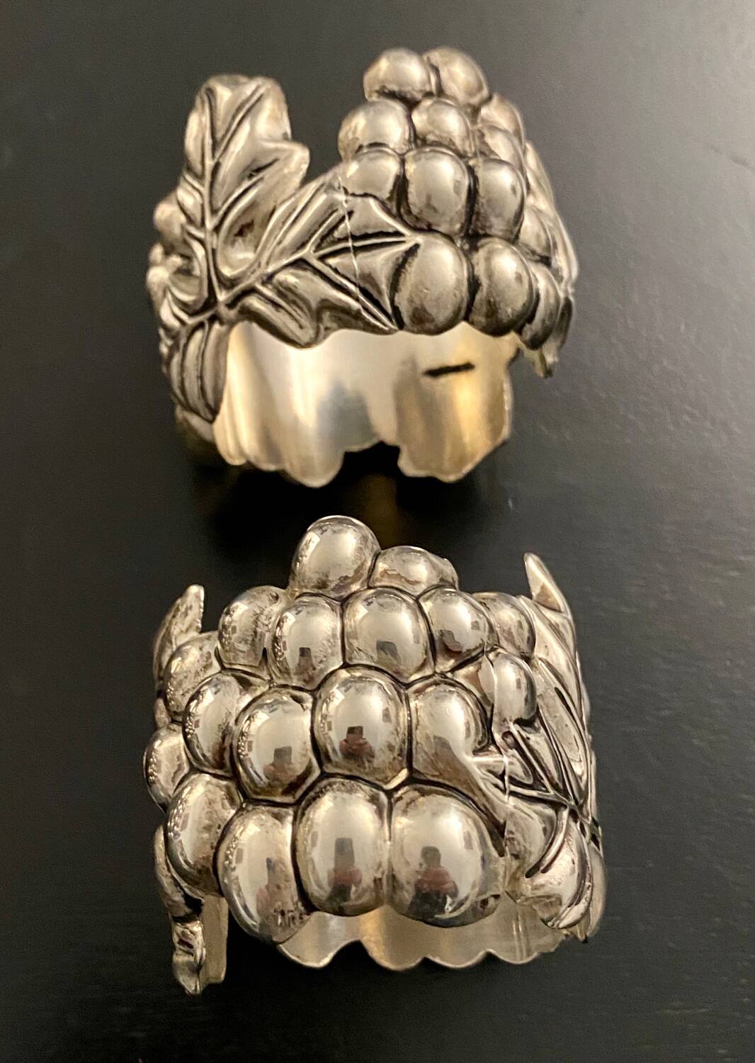 8 Silea France napkin rings grape pattern