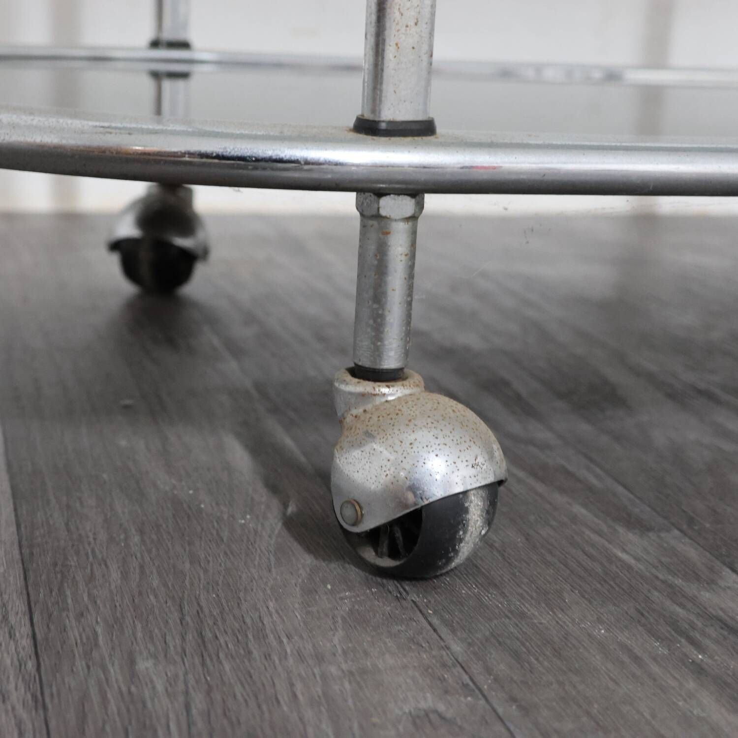 Carrello Portavivande In Acciaio Doppio Ripiano Cristallo Fumè Design