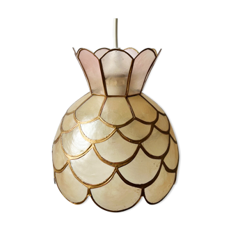 Mother-of-pearl suspension