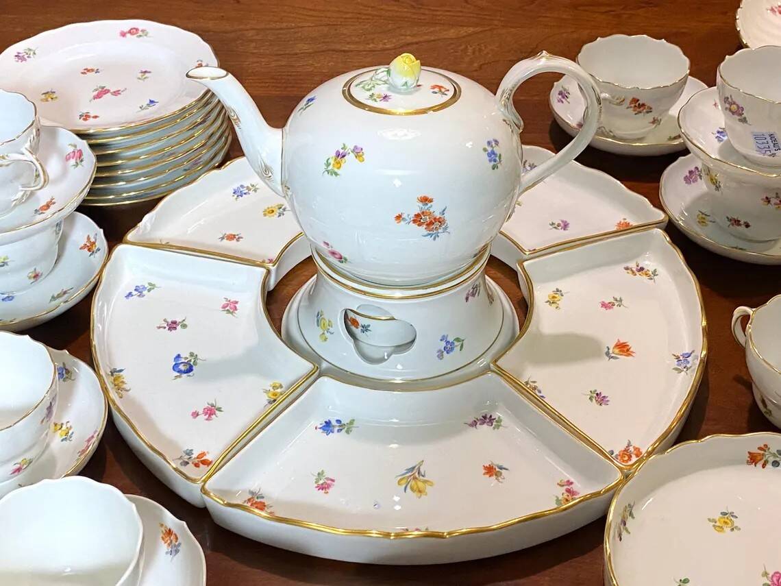 Meissen porseleinen thee- en koffieservies 'Scattered Flowers': 40-delige s