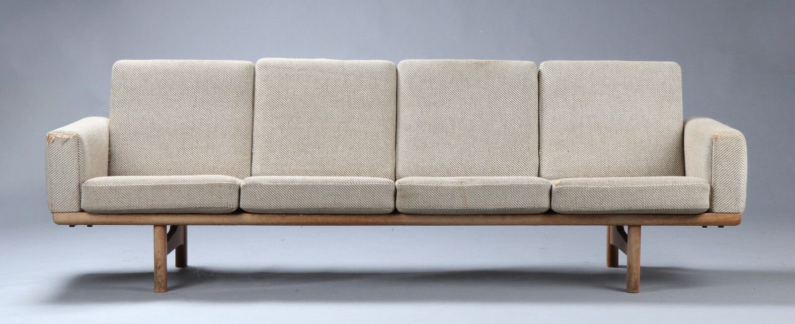 Hans J. Wegner 4-seater sofa, model GE-236/4, oak
