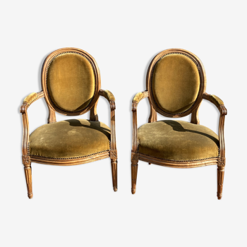 Paire de fauteuils médaillon d’époque Louis XVI