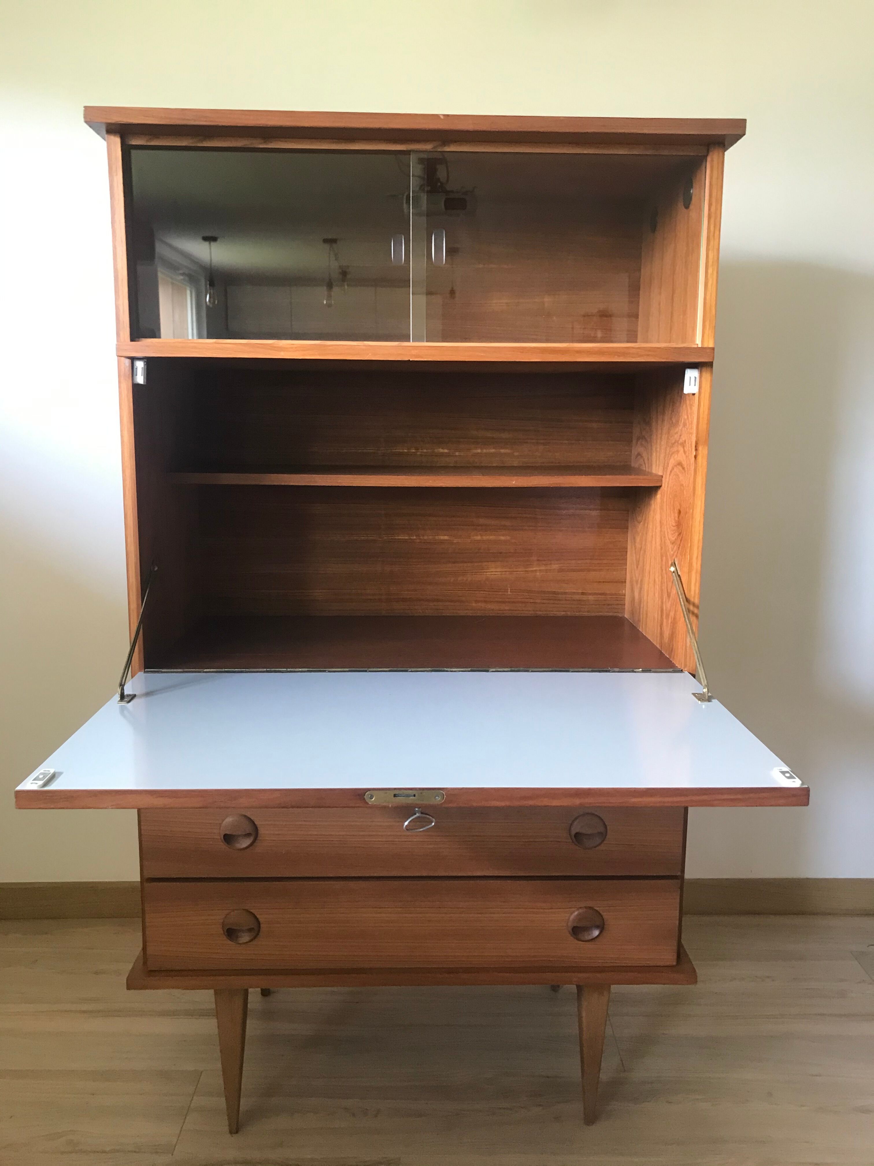 Scandinavian secretary