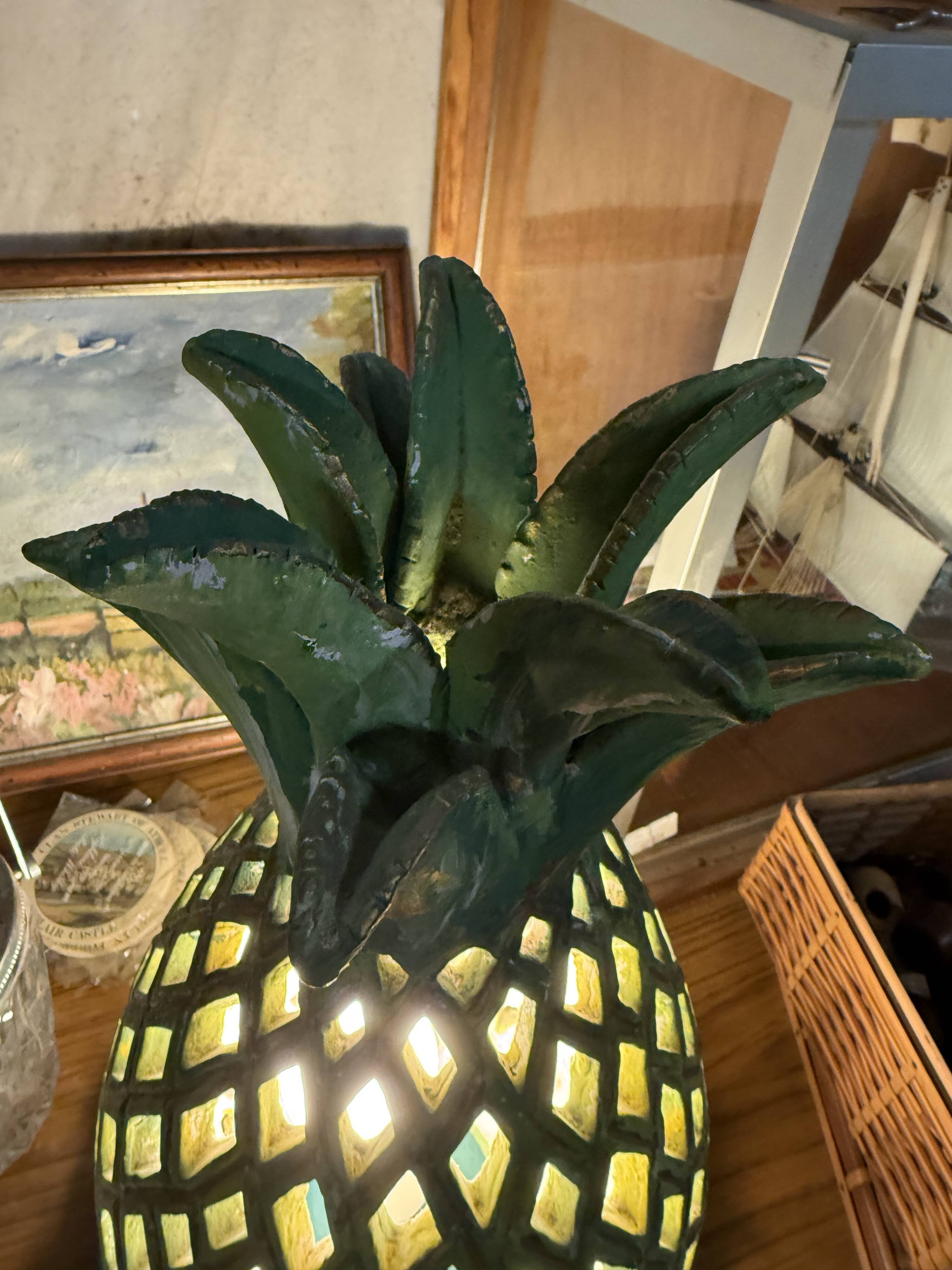 Pineapple lamp