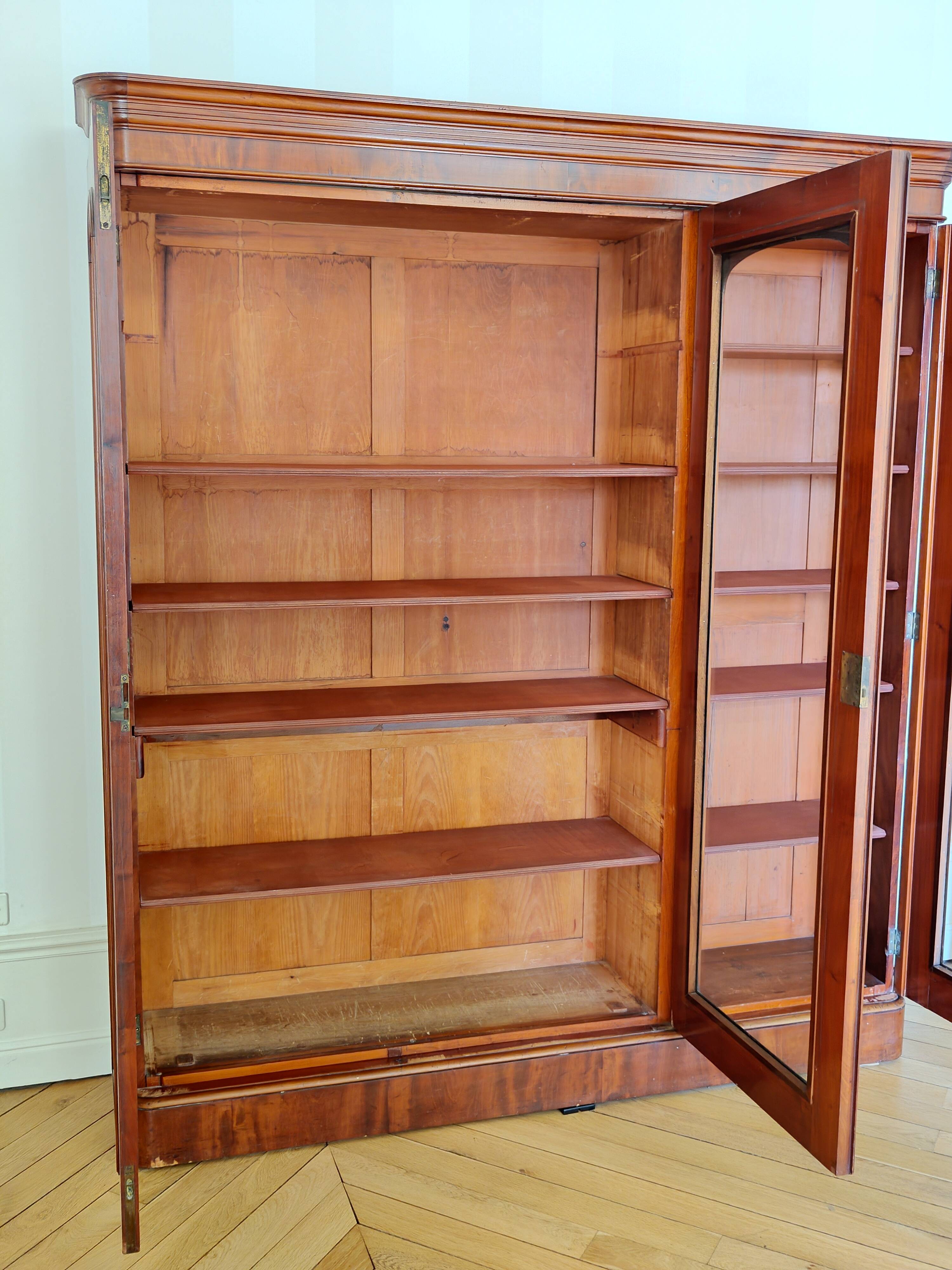 Display cabinet and china cabinet