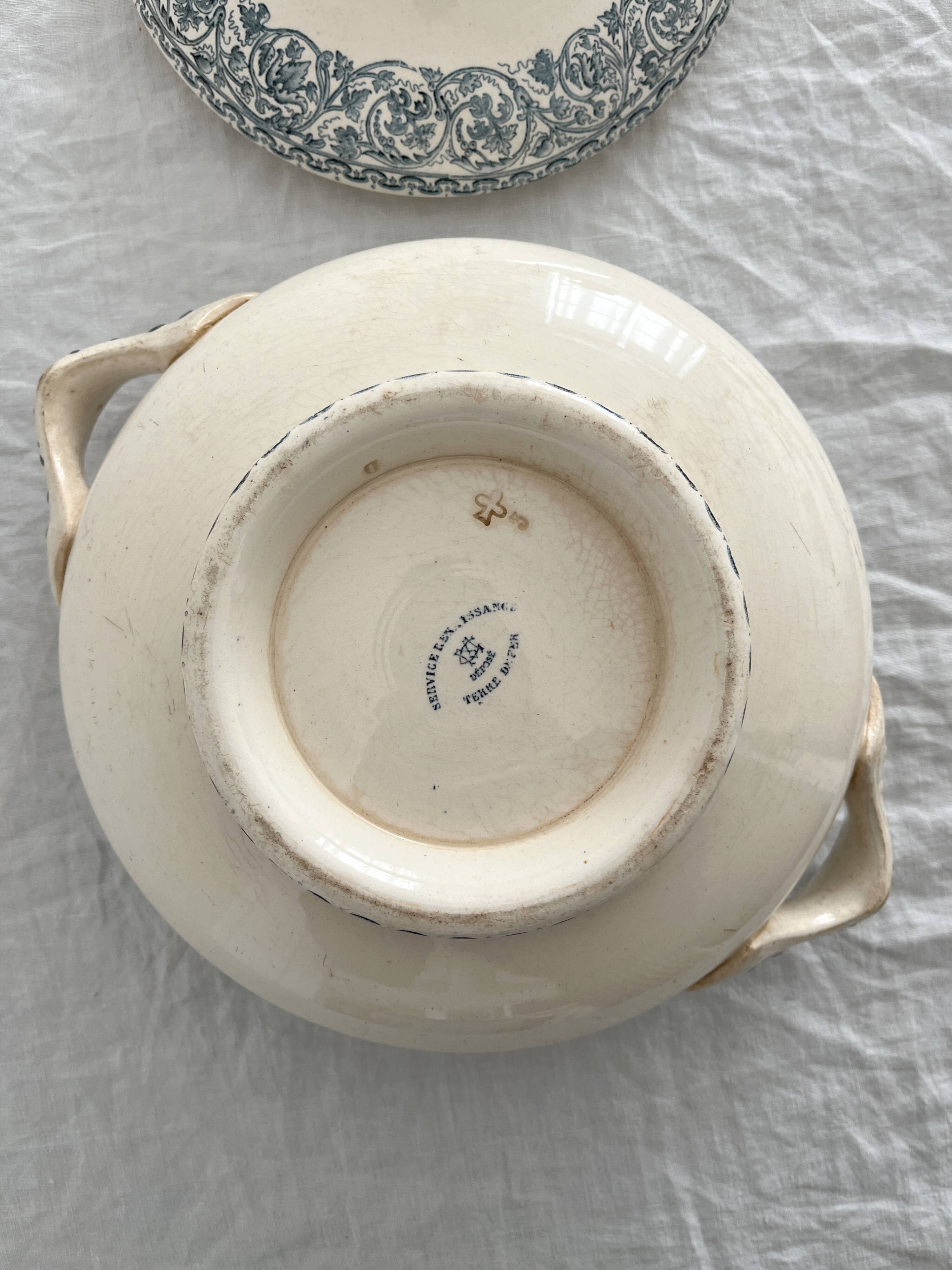 Small ironstone tureen "Renaissance" Creil and Montereau