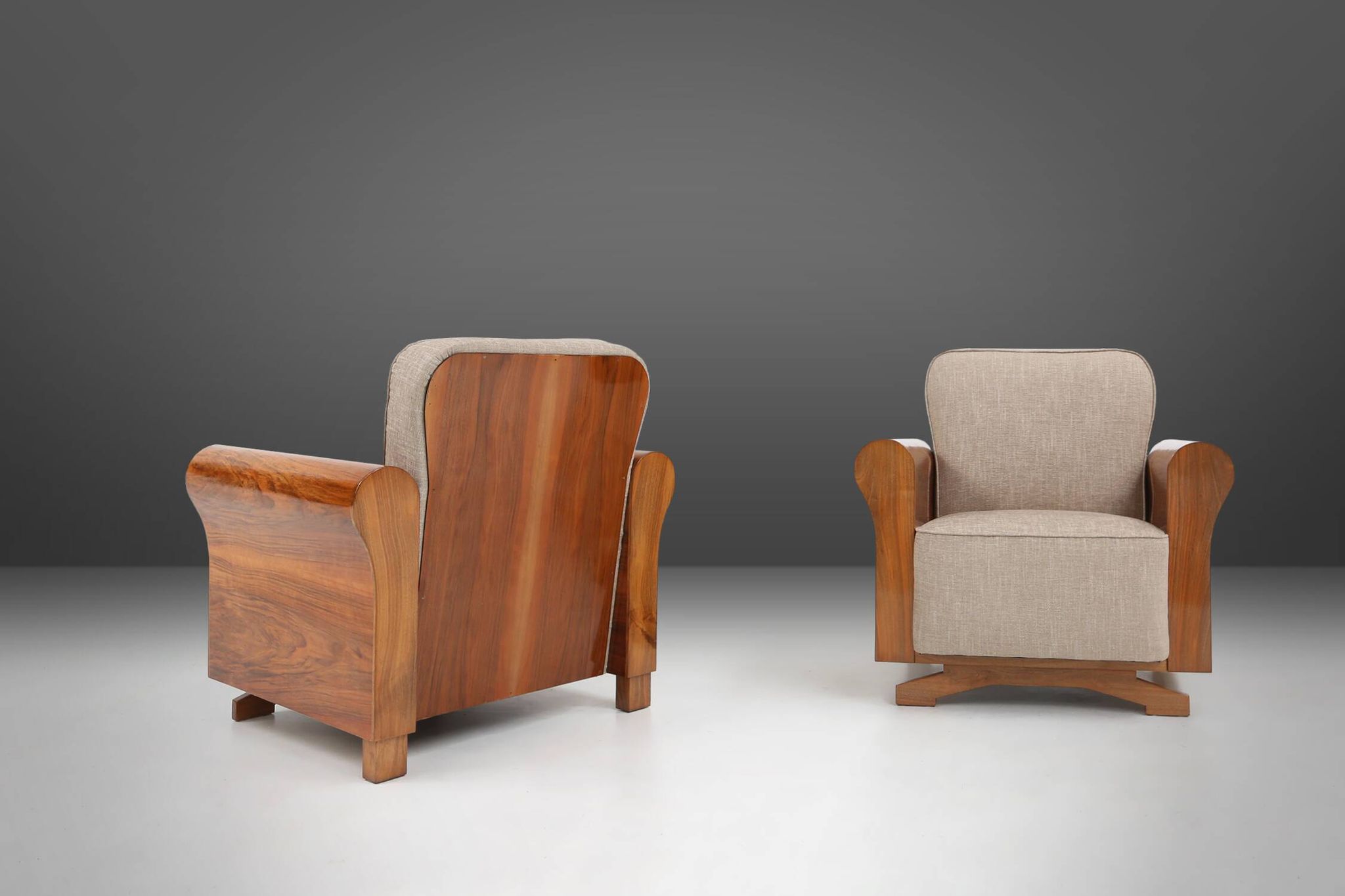 A set of 2 beautiful made Art Deco armchairs with grey upholstery, France, 1930