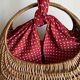 Panier gondole en osier 1960 doublé de coton a pois rouges