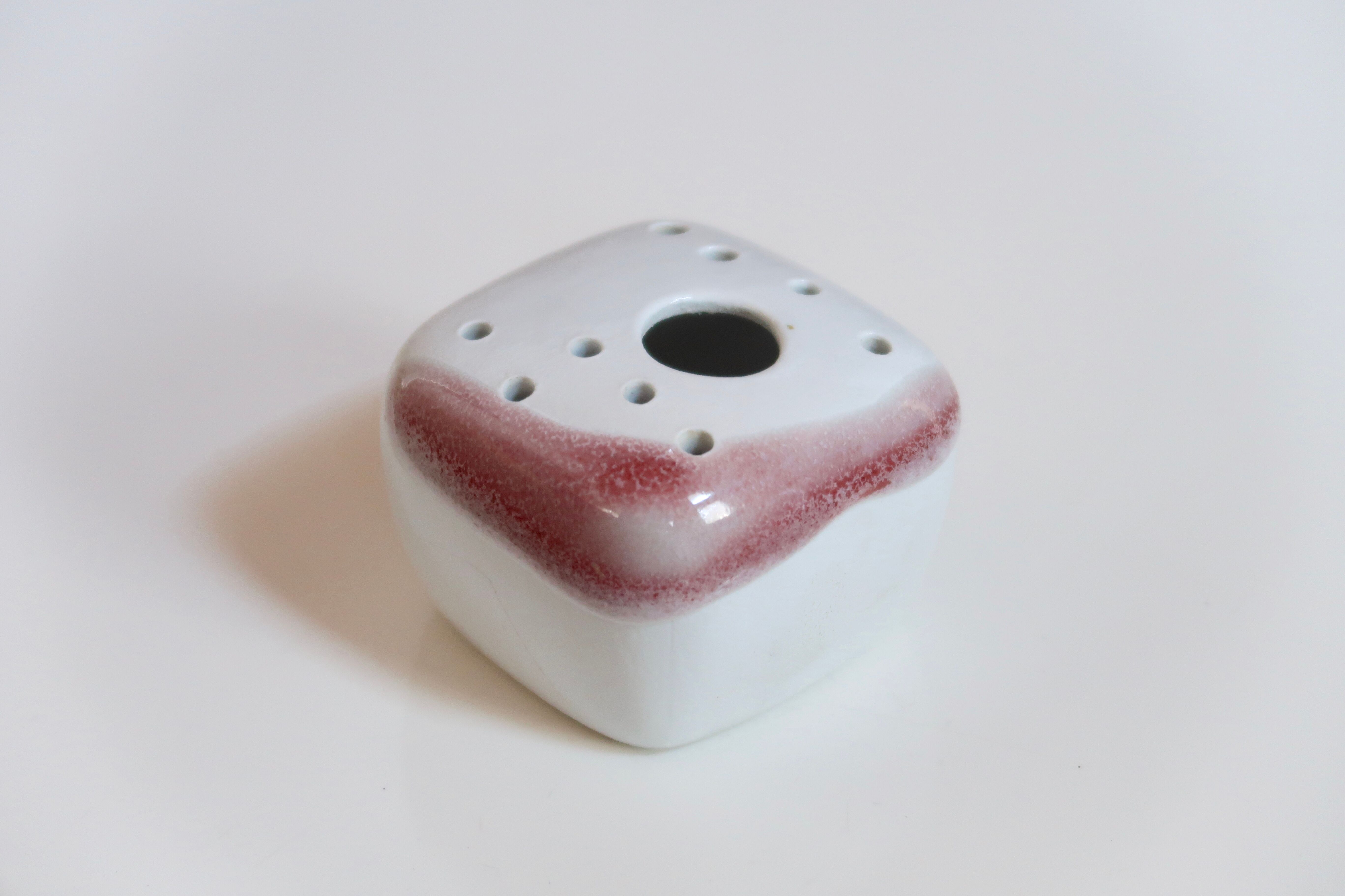 Pique fleurs in Virebent porcelain by Pierre Lebe, 70s