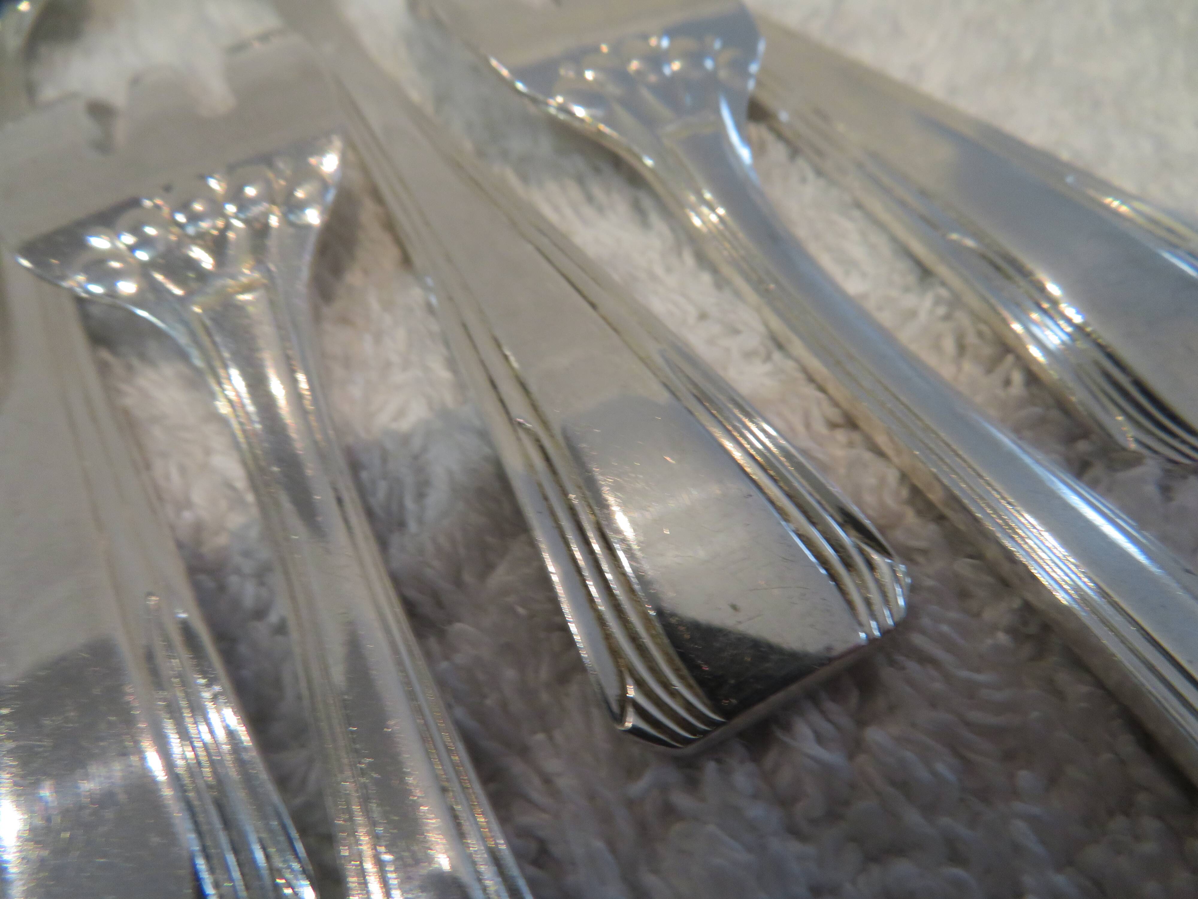 12 silver plated cake forks, Ercuis Compiègne, 13.7cm