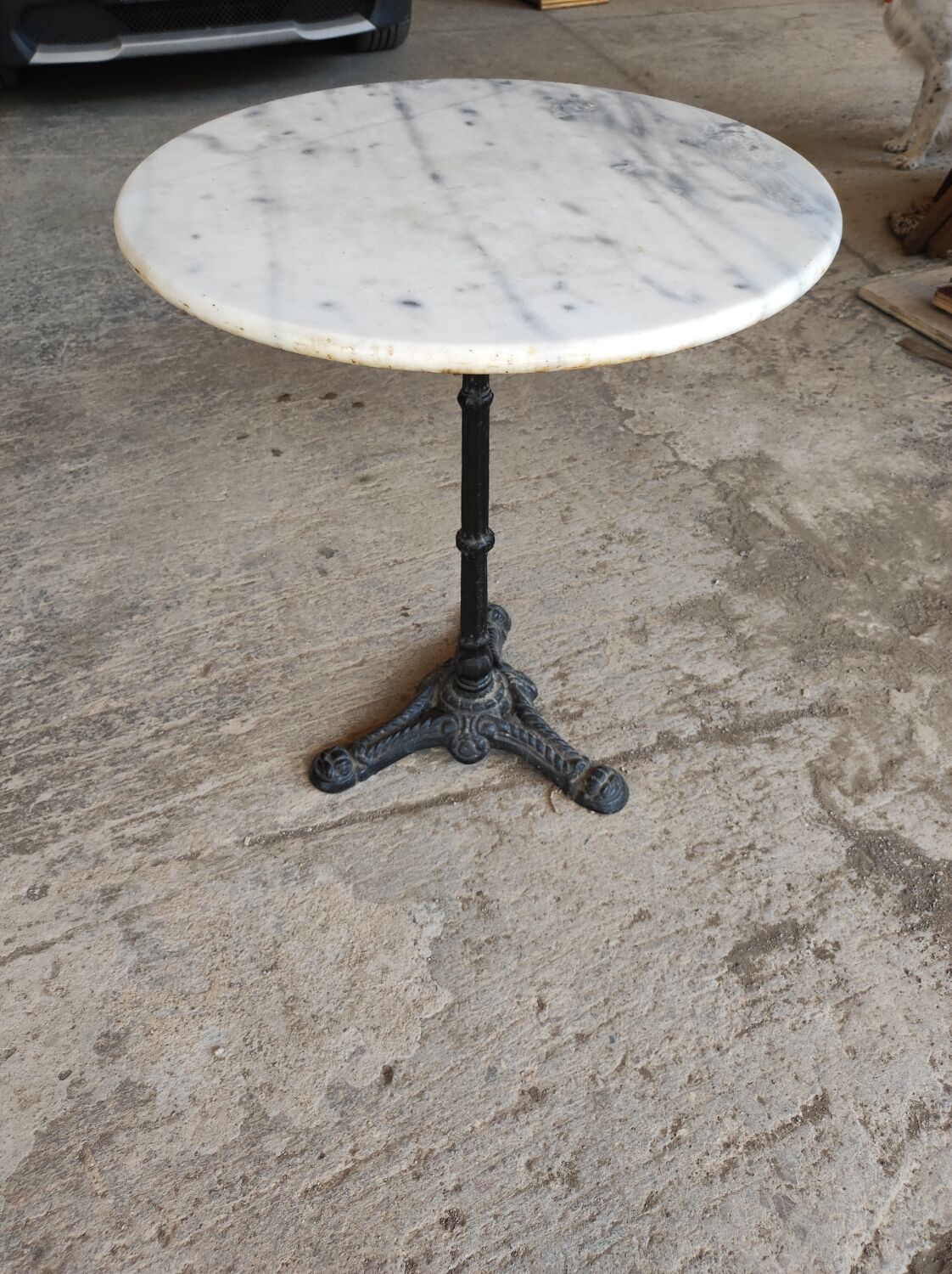 Table bistro marble top cast iron foot