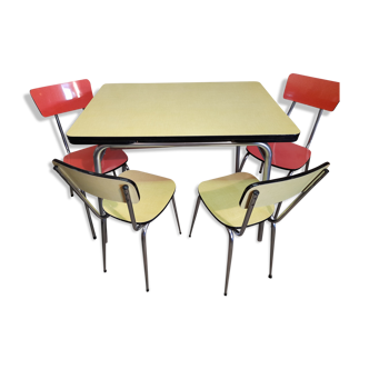 Table & chairs
