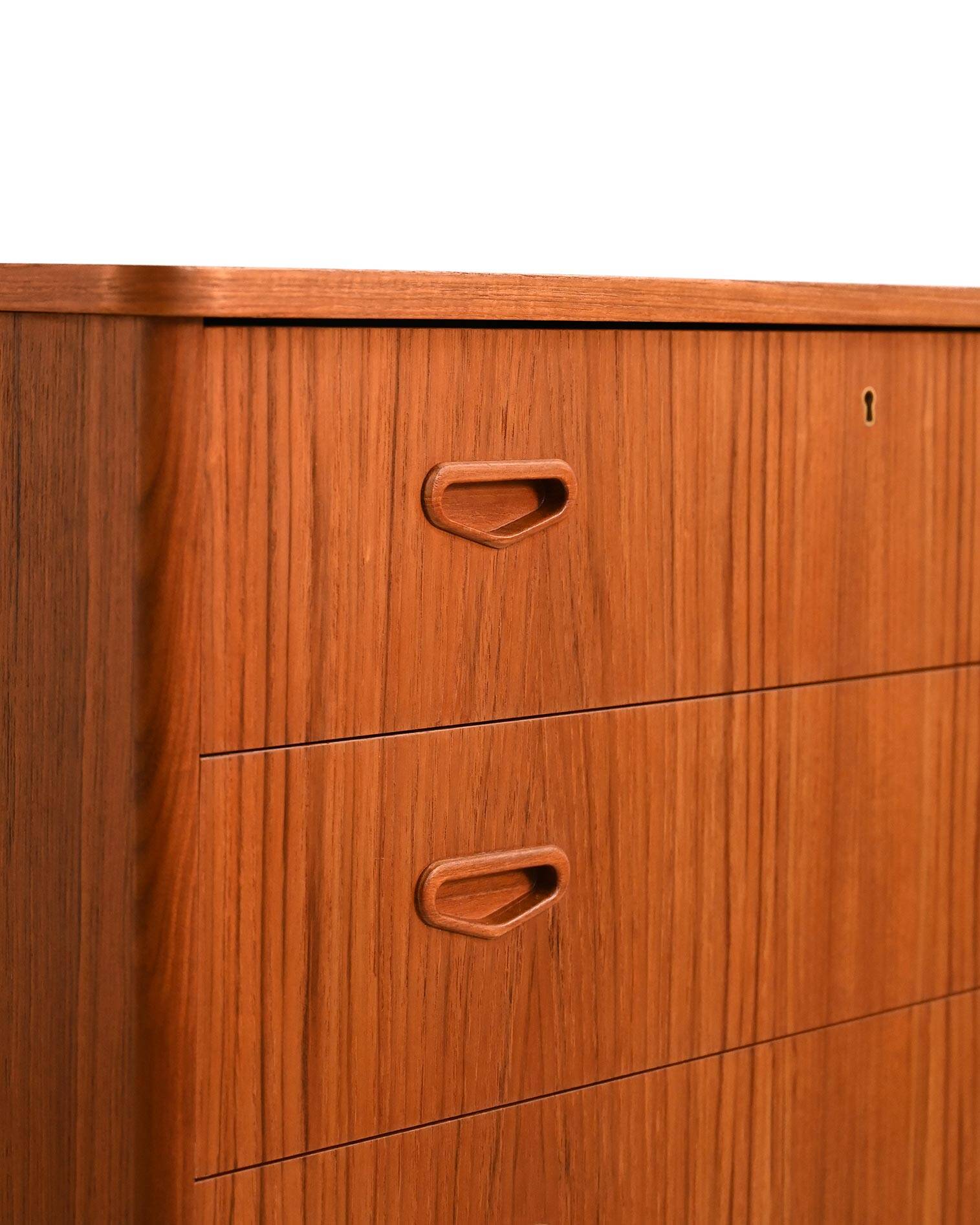 Commode en teck scandinave, années 1960