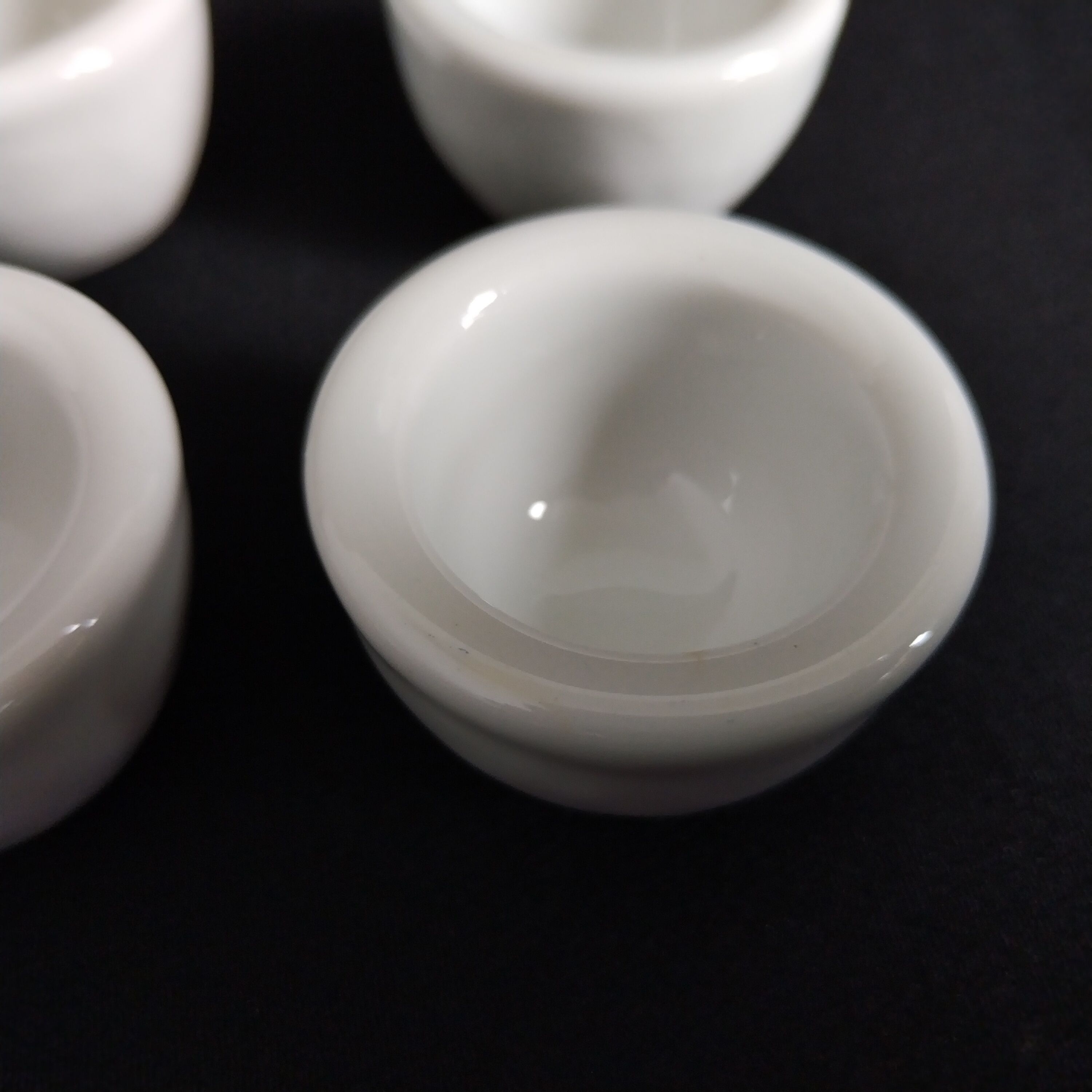 Set of 6 shells in white French porcelain, renowned brand PILLIVUYT since 1818