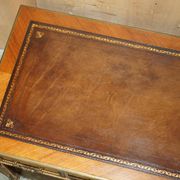 Bureau Plat Restauré Louis XVI Orné d'Ormolu Fin XIXe Siècle