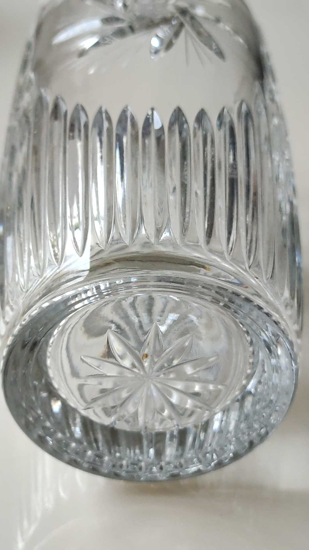 Vase vintage au Design stylé, en cristal de Bohème finement taillé -Motifs étoilés, pointes diamant