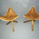 Paires de tabourets tripode en cuir