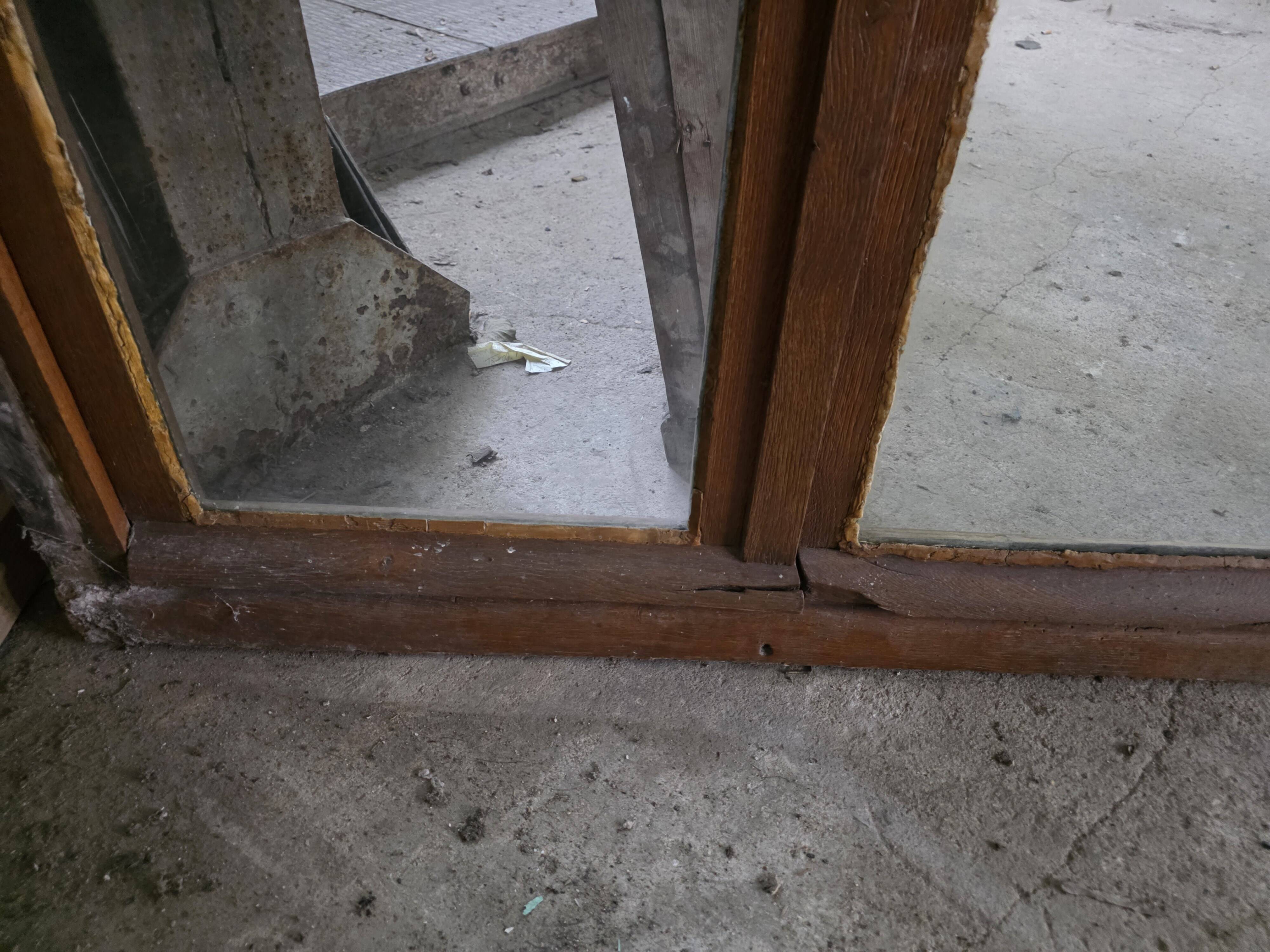 4 old solid oak windows from the early 20th century