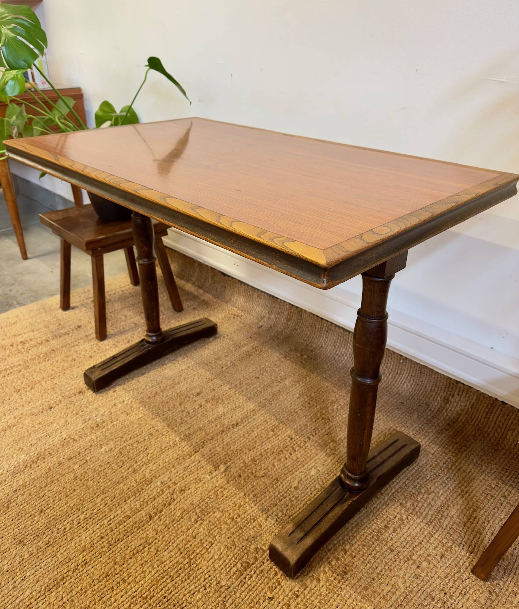 Antique solid wood bistro table – Central base