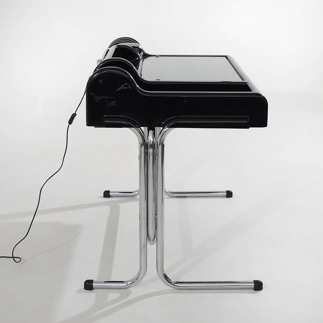 Desk with lamp by Vittorio Parigi and Nani Prina for Molteni, 1970s