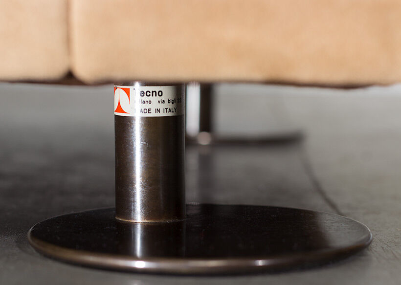 Pair of glass Valeria and Alfredo Bonetti d120 for Tecno chairs