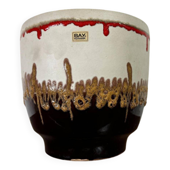 Vintage flower pot in thick lava bay keramik