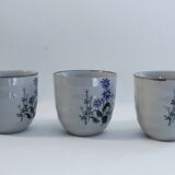 Tea set and 3 cups - floral motifs