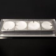 Posacenere et soprammobile en plexiglas et accessoire de Newsilverfox années '70