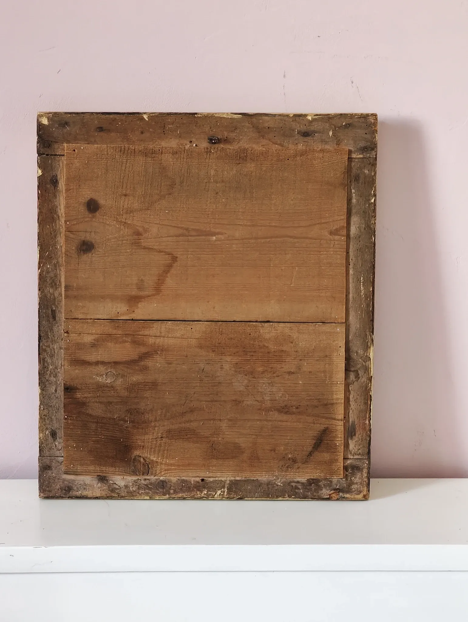 Small Art Deco mirror with a gilded wooden frame.
