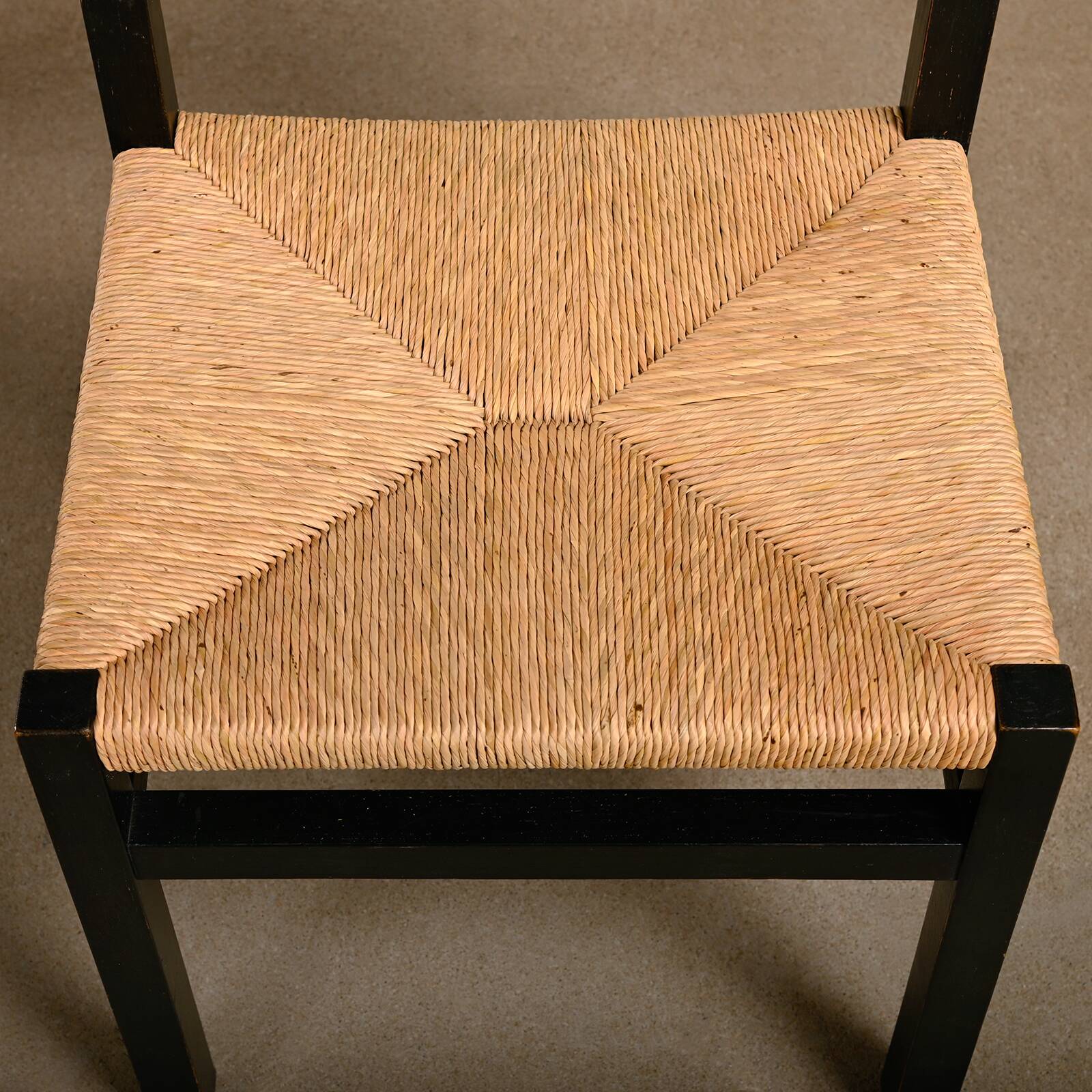 Martin Visser SE82 Chairs in Black Wood and hand woven Rush Seats for Spectrum