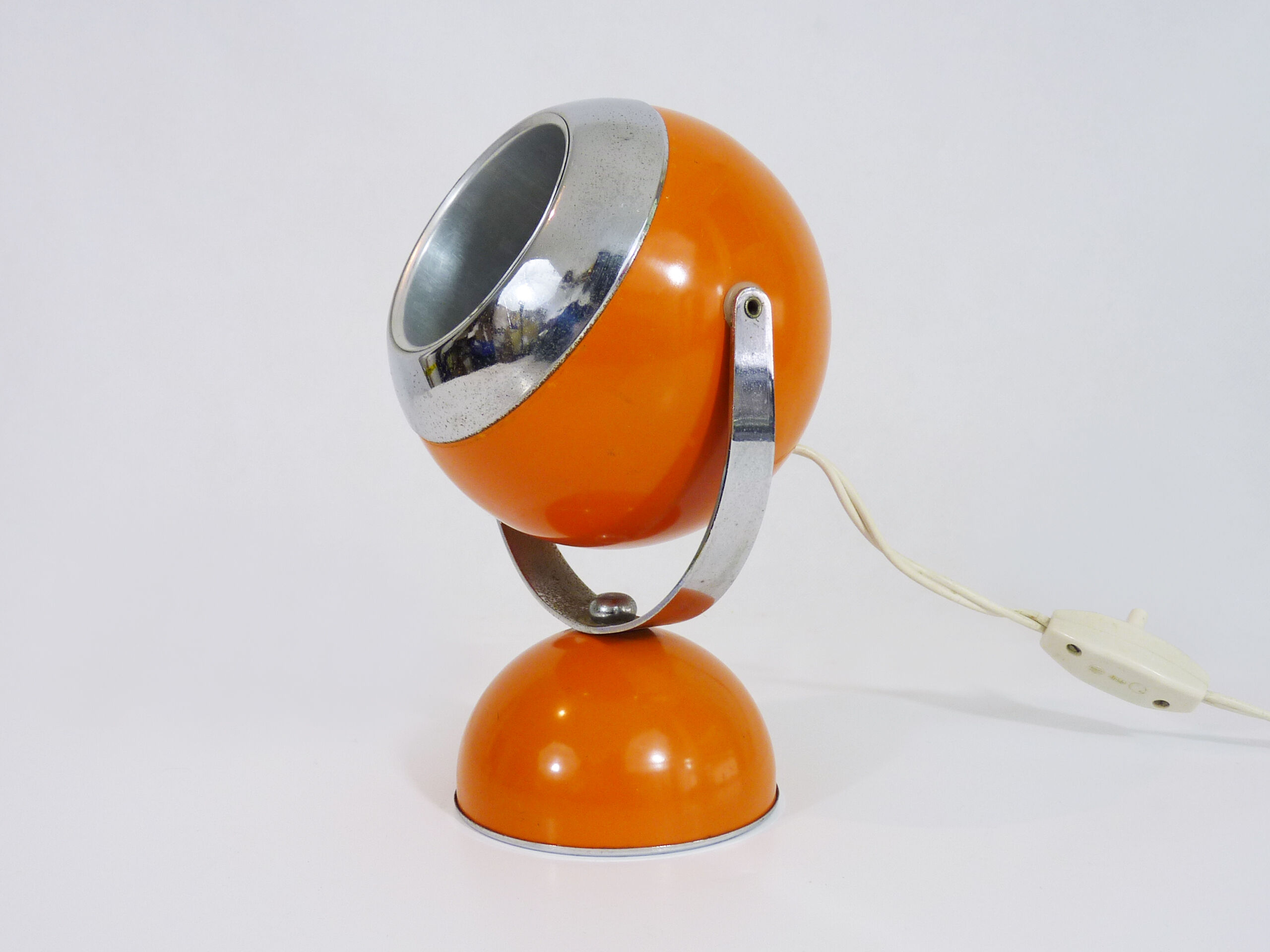 Orange eyeball desk lamp, orientable globe. Year 60 70