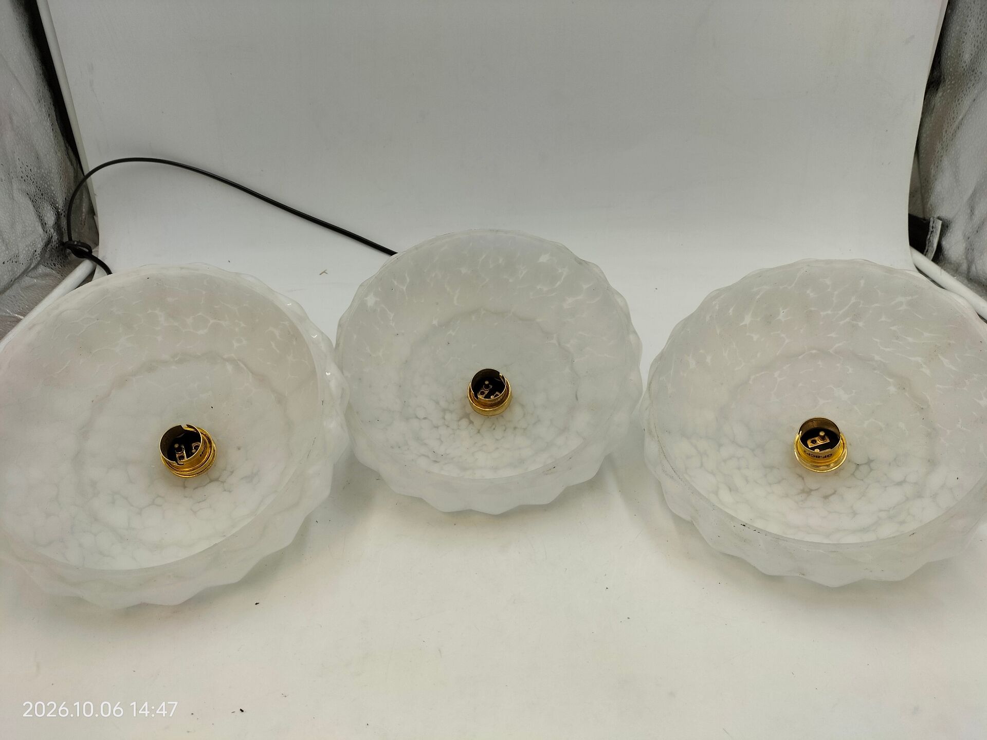 Glass suspensions from Clichy