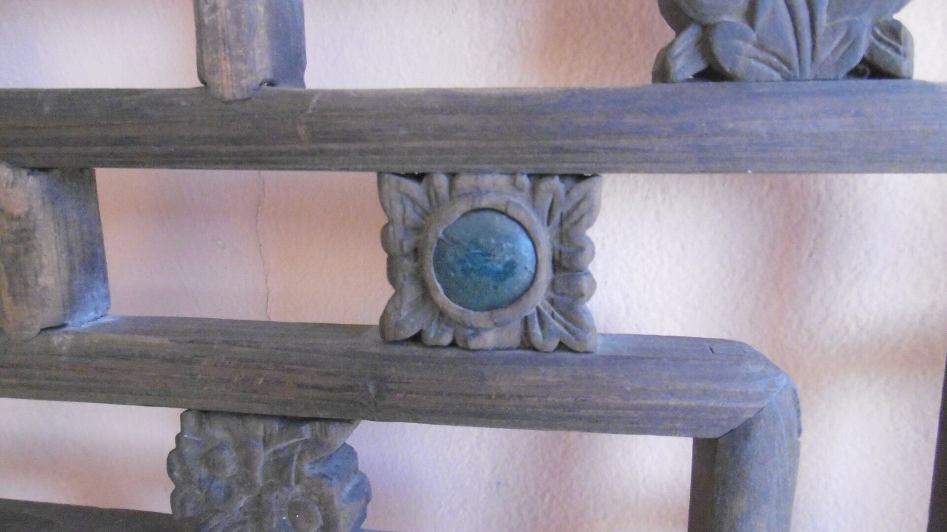 Panneau ancien en bois sculpté de style oriental