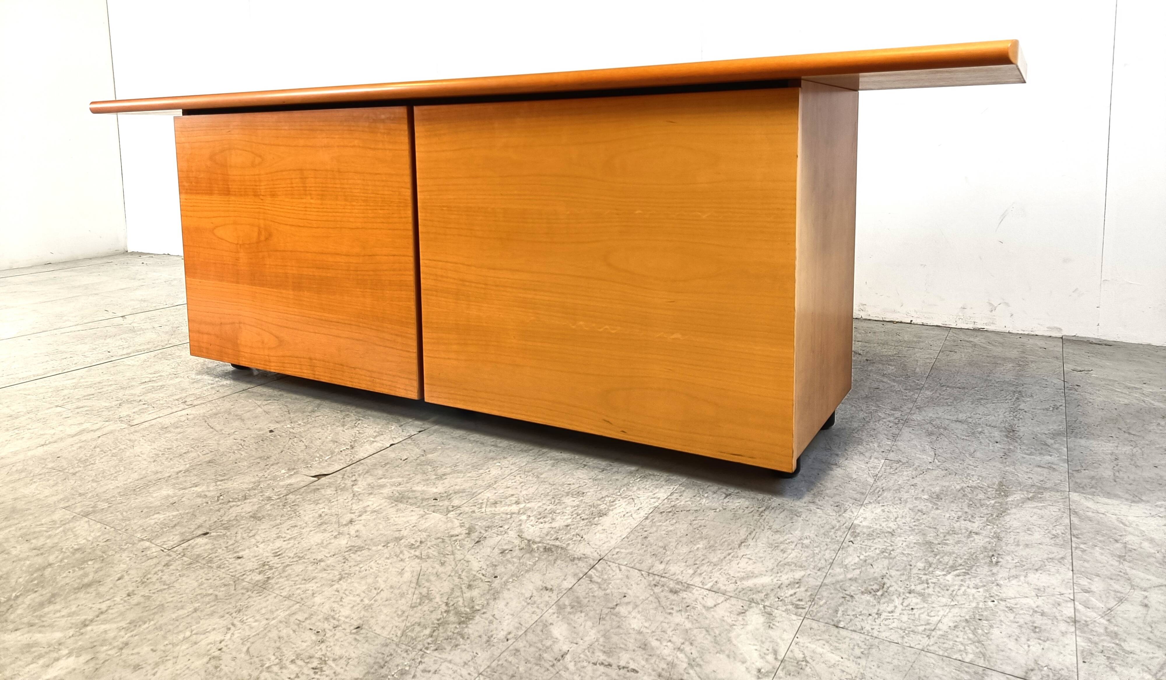 Buffet italien en bois à portes coulissantes, années 1990