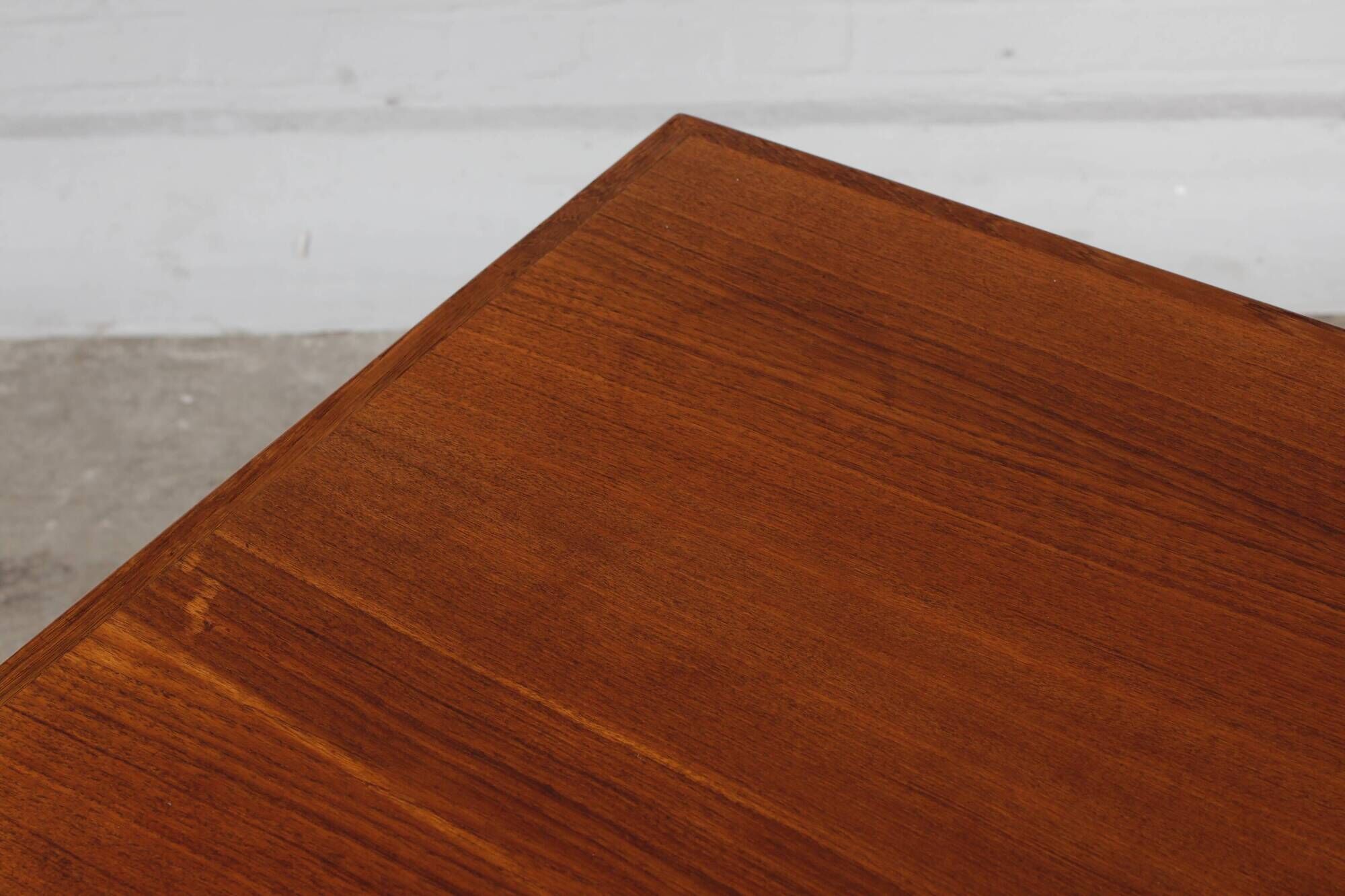 Vintage teak dining table 4-6 pers Danish design kitchen table 60s