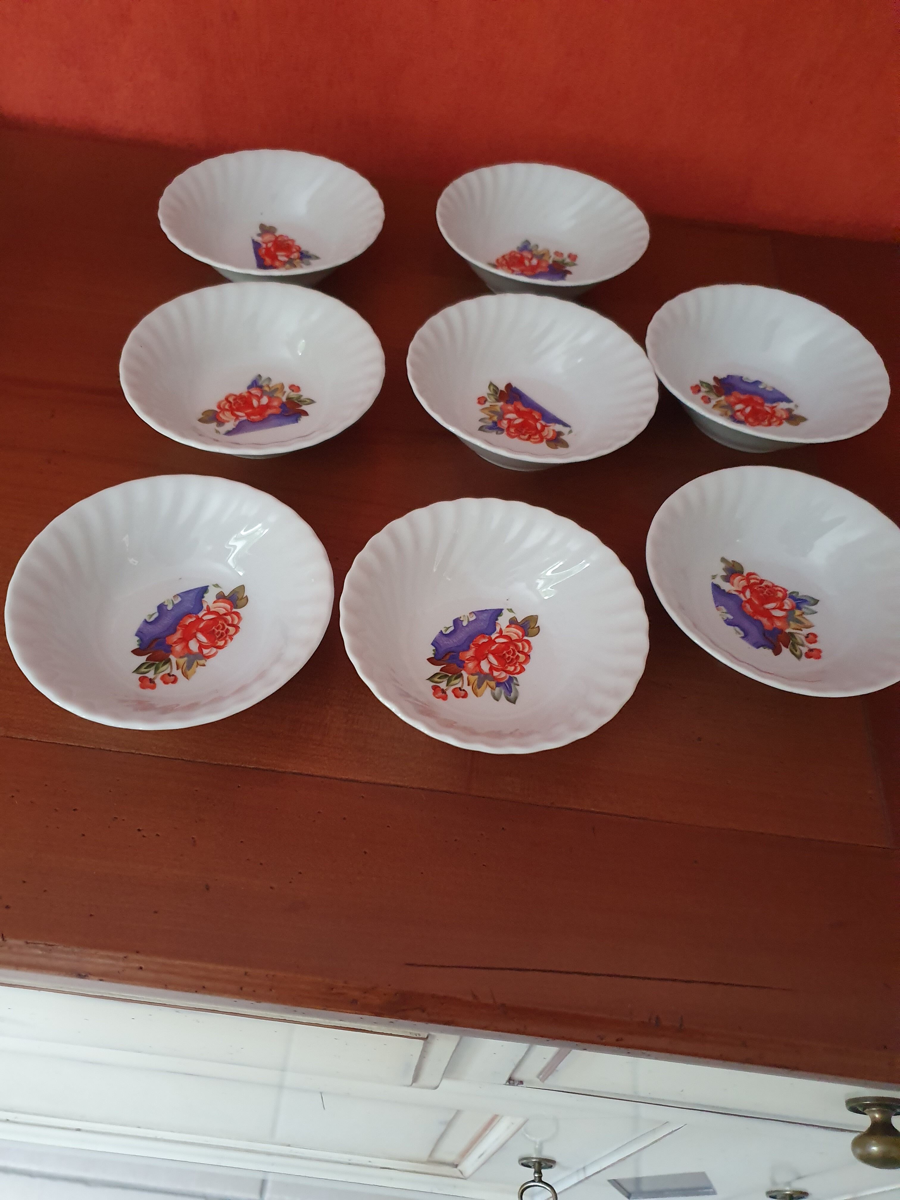 8 coupelles a dessert