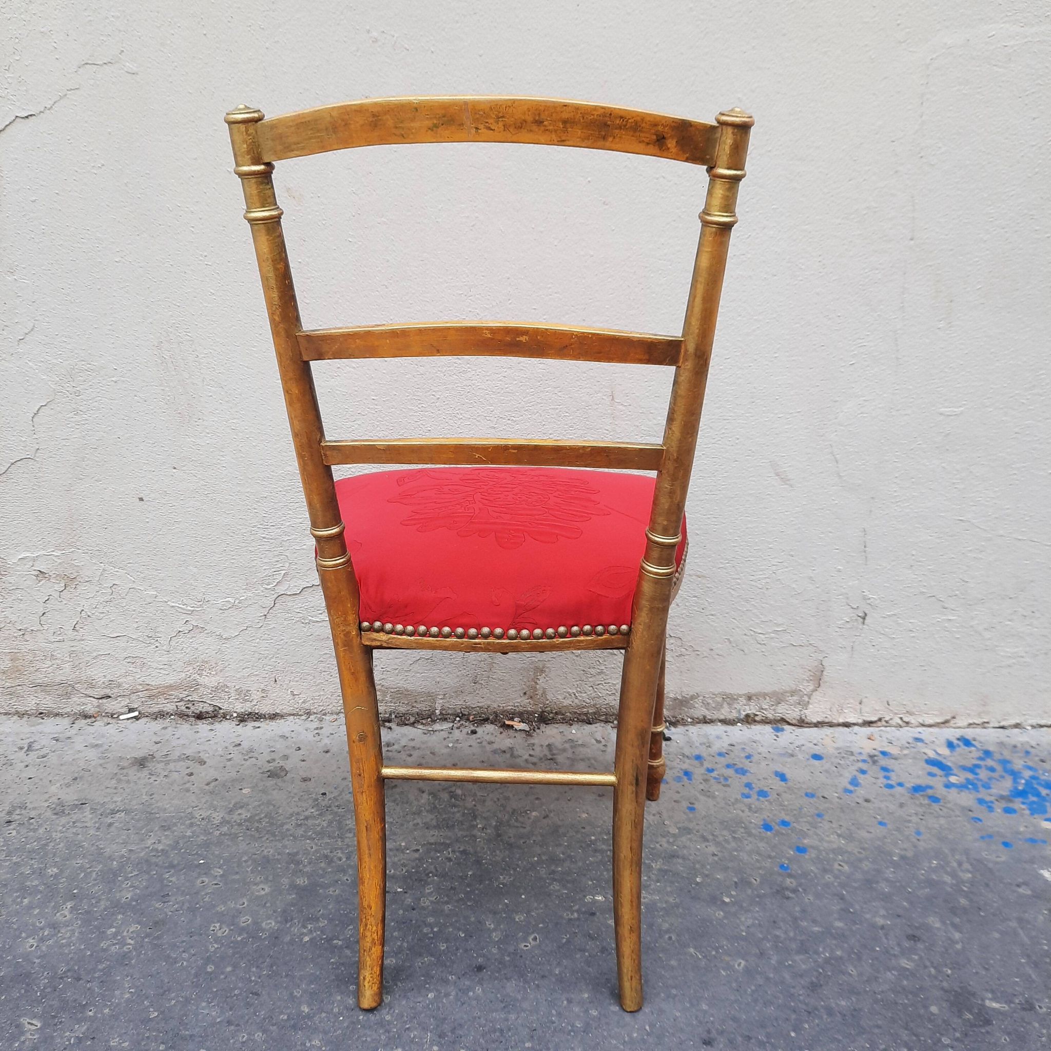 Chaise doré