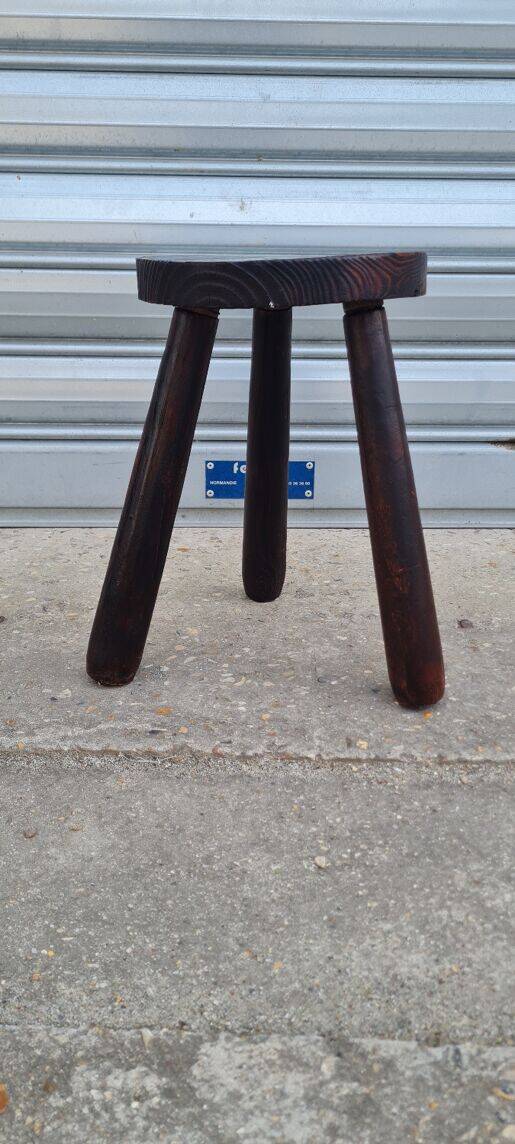 Solid wood tripod stool