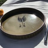 Flat pie beige khaki leaf pattern