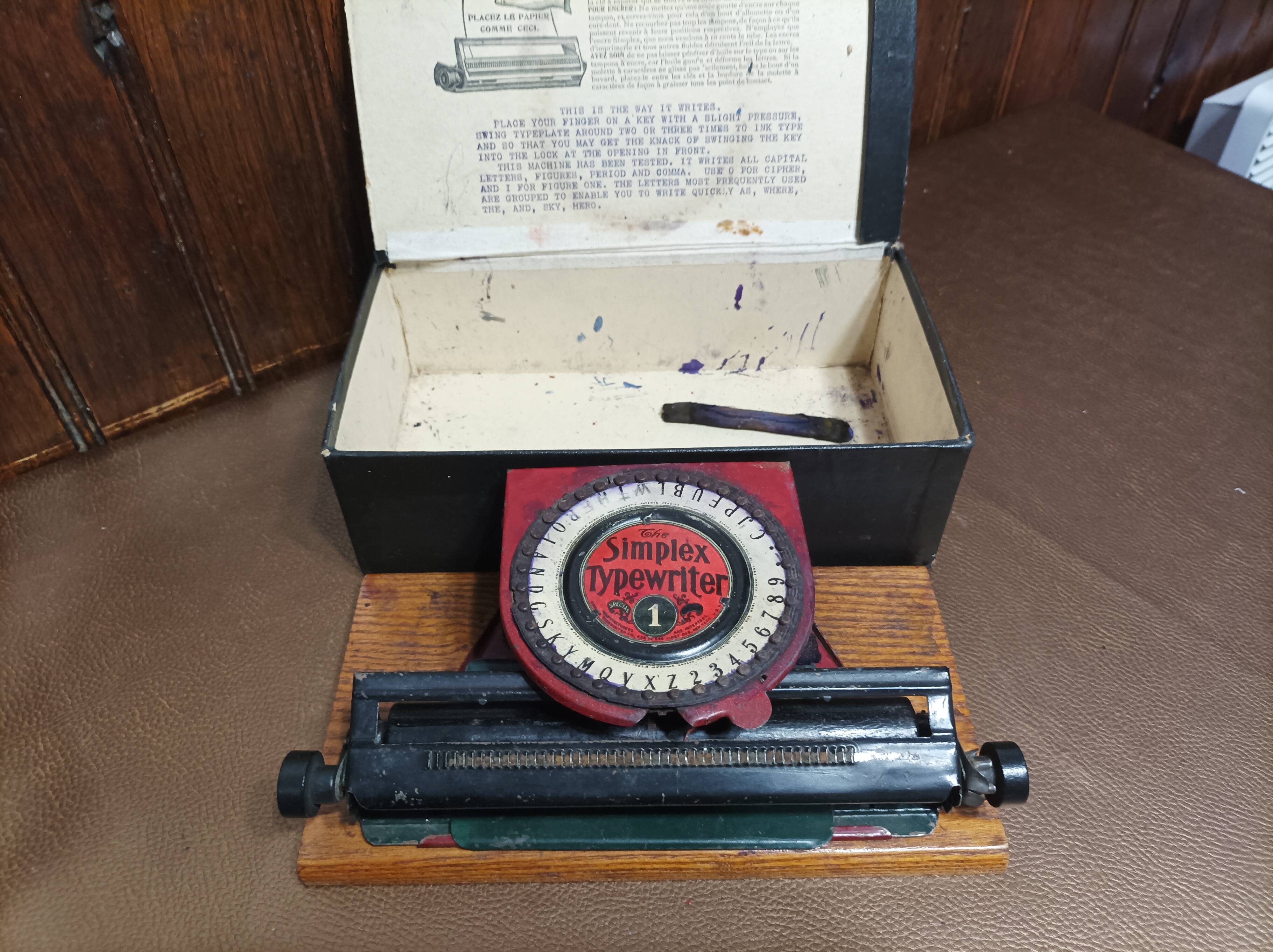 Machine à écrire vintage Olympia 1964 modèle 3D $99 - .c4d .obj .ma