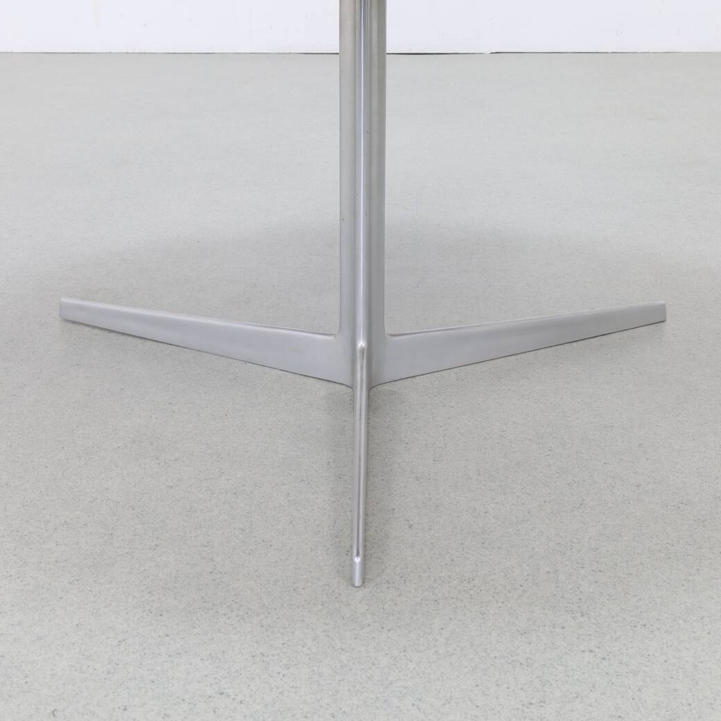 Round Coffee Table by Arne Jacobsen for Fritz Hansen, 1960s