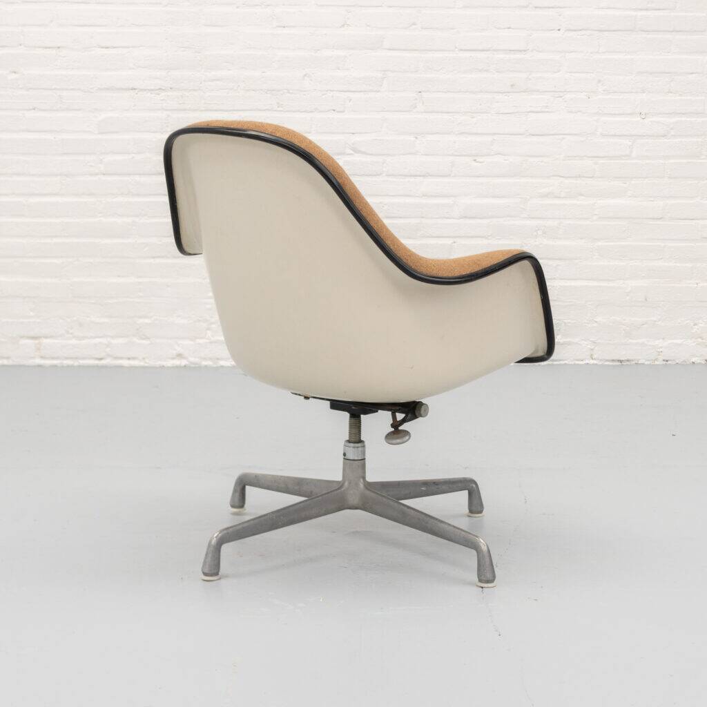 Eames Loose Cushion EC176 Chair Herman Miller 1970s