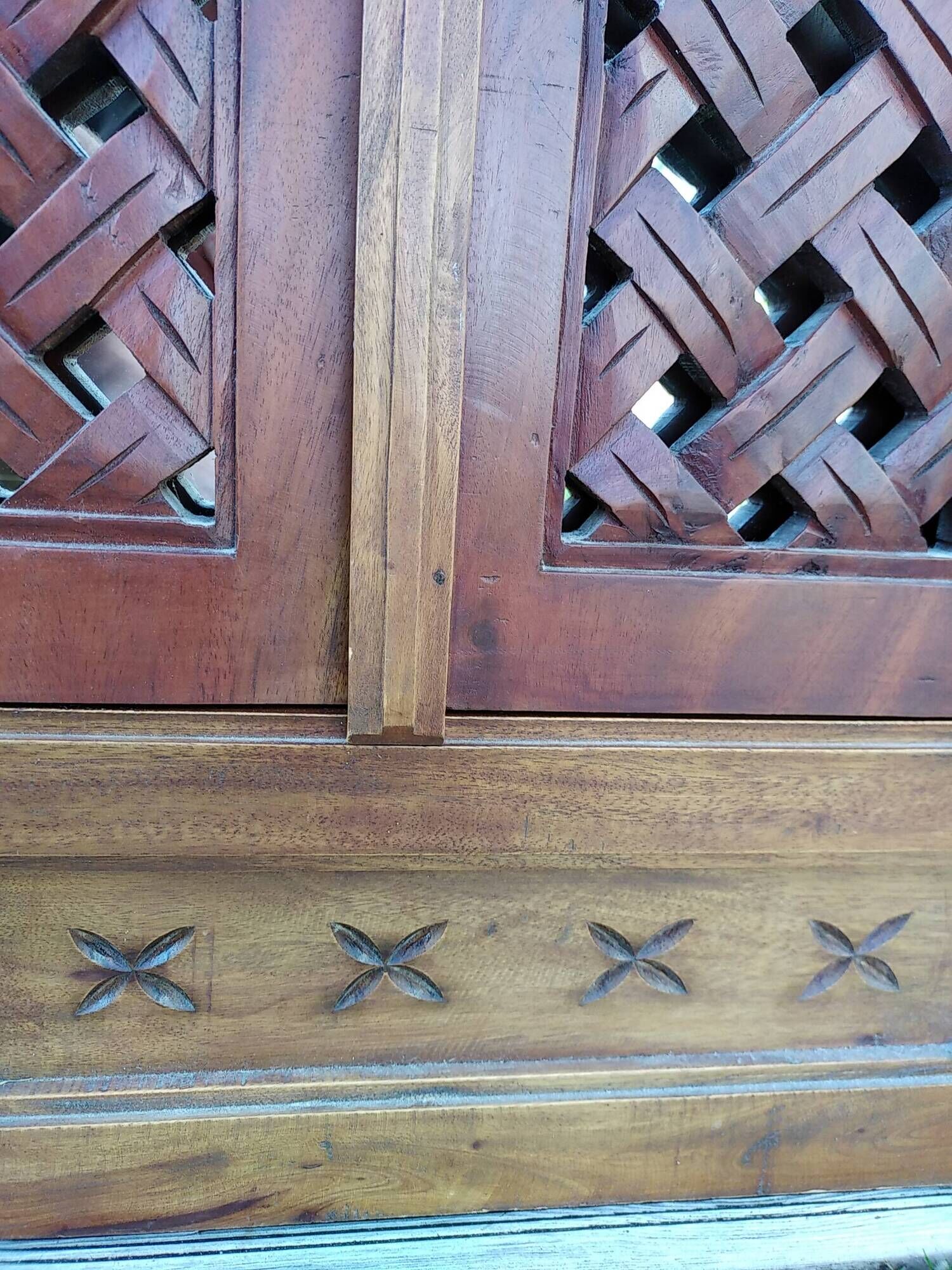 Miroir Balinais Vintage à Porte Volet Sculpté à la Main .