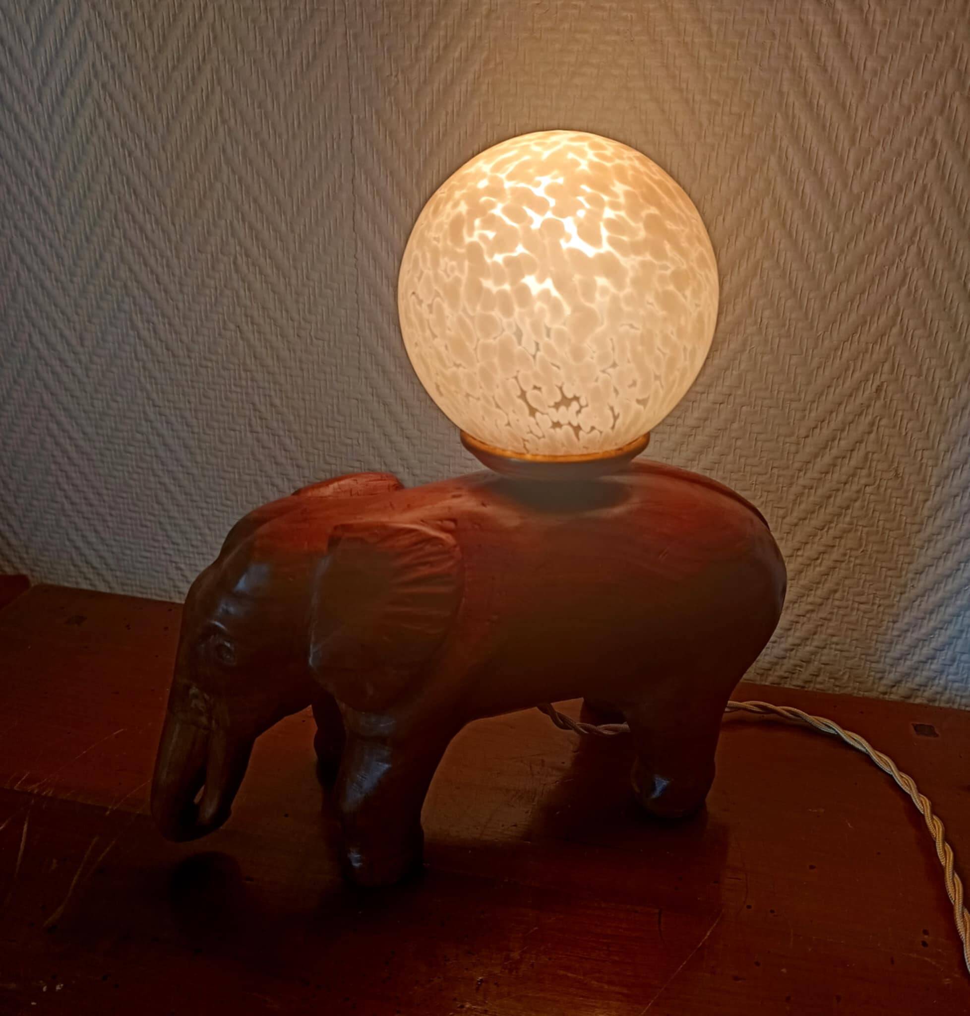 Lampe éléphant verre de Clichy art déco