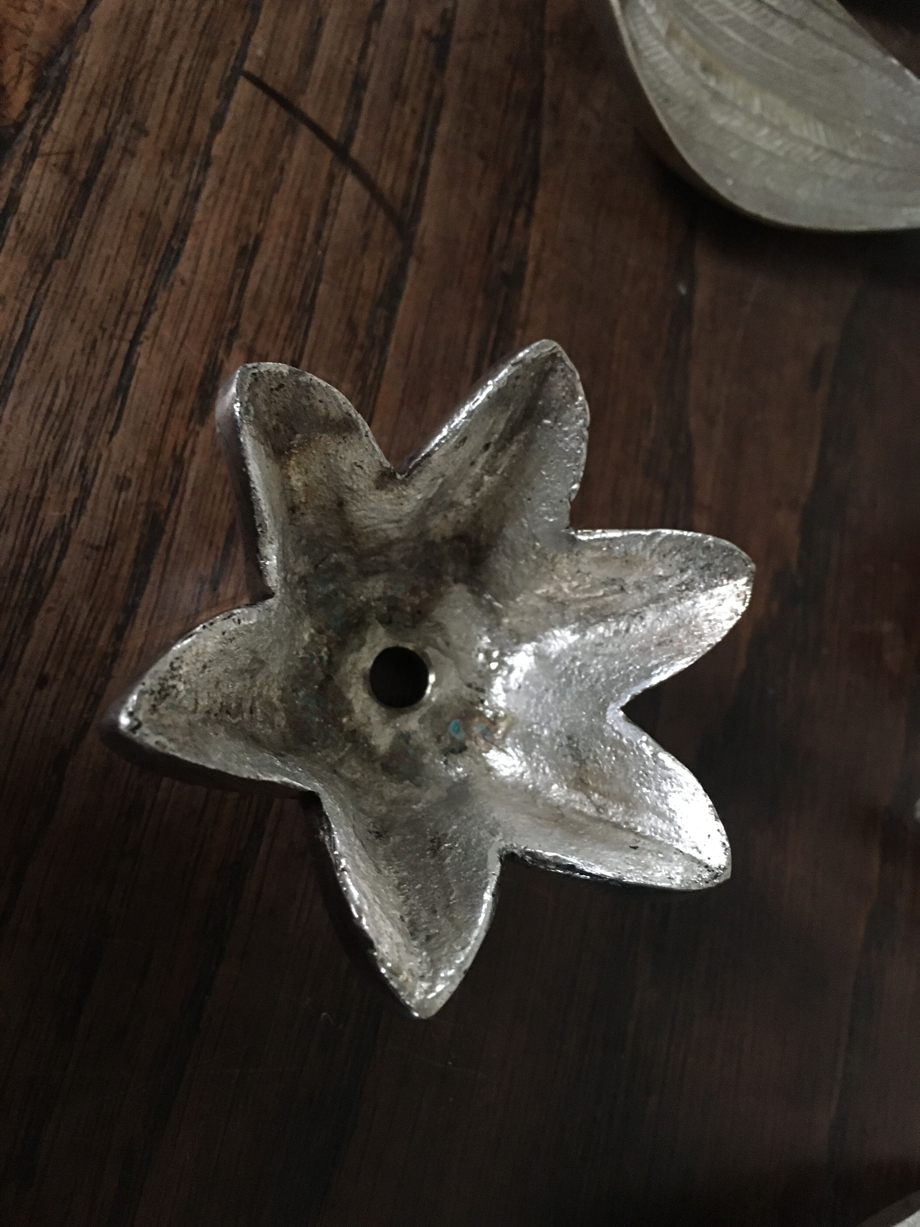 Silver metal flower ashtray