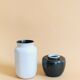 Duo de petits vases noir et blanc en céramique