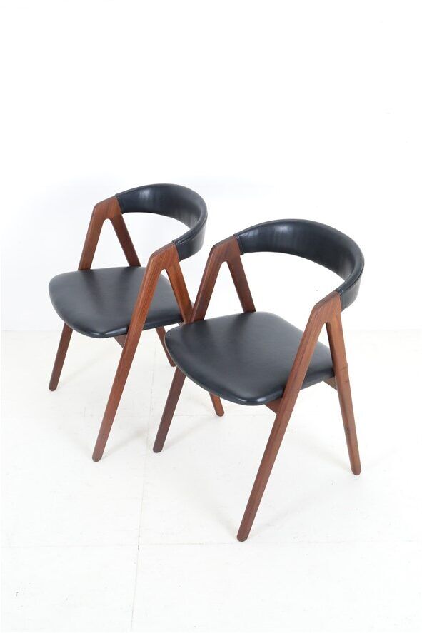 Set of 2 “A-Chairs” / teak chairs / recycling leather / black / Mid Century Danish Modern Design / 1960s