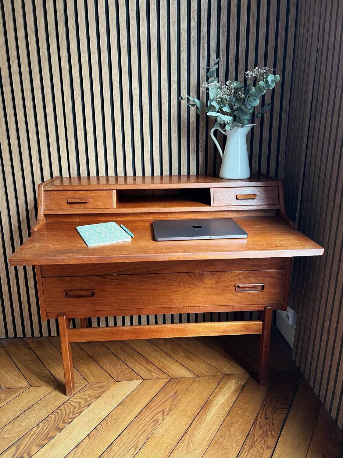 Vintage desk / vintage storage furniture by Arne Wahl Iversen.